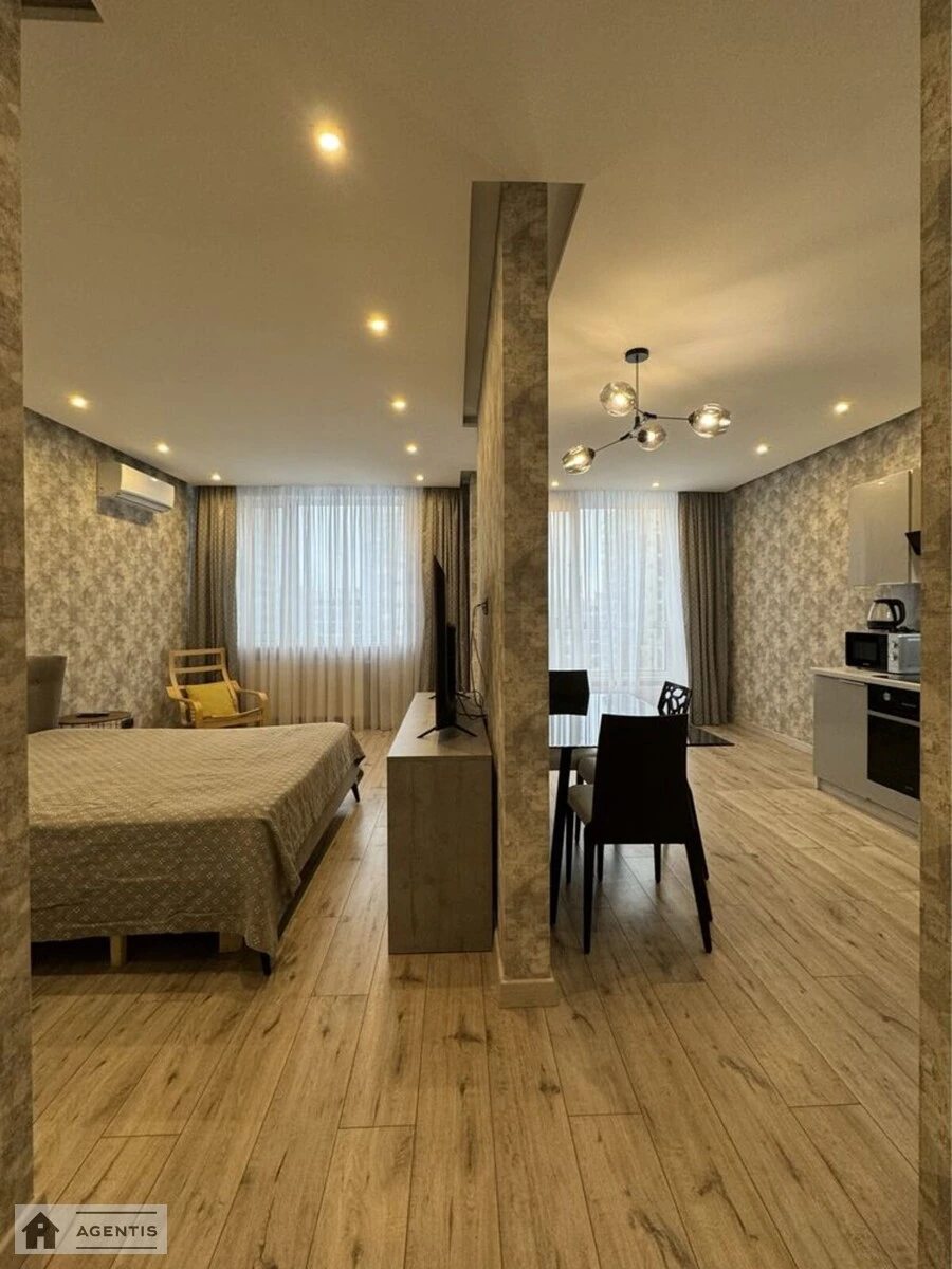 Сдам квартиру 1 комната, 45 m², 13 эт./13 этажей. 43, Правды 43, Киев. 