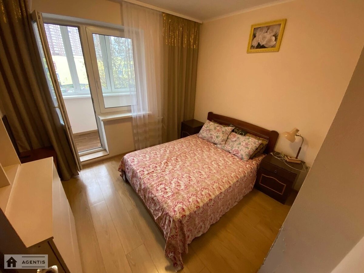 Apartment for rent 3 rooms, 70 m², 3rd fl./16 floors. 21, Petra Hryhorenka prosp., Kyiv. 