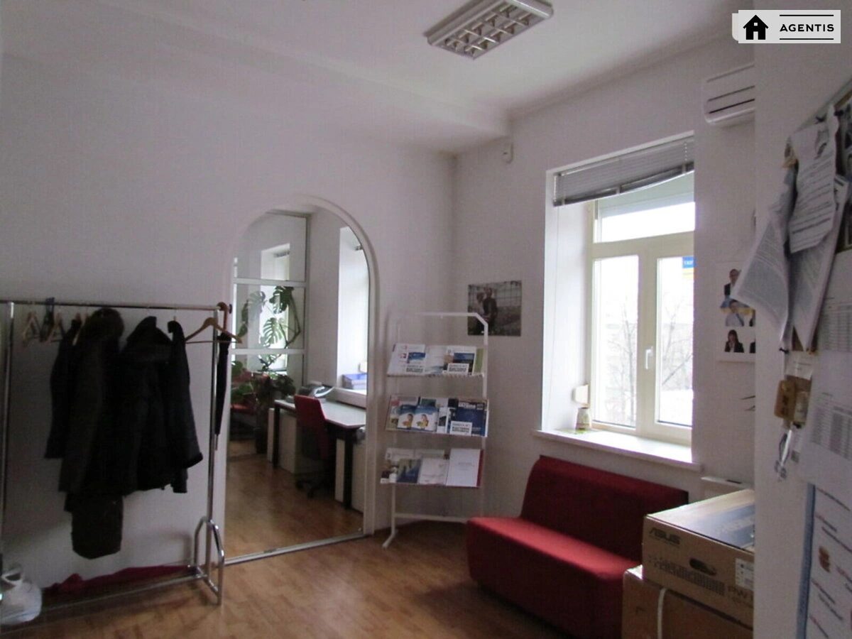 Apartment for rent 5 rooms, 80 m², 5th fl./5 floors. 34, Shota Rustaveli vul., Kyiv. 