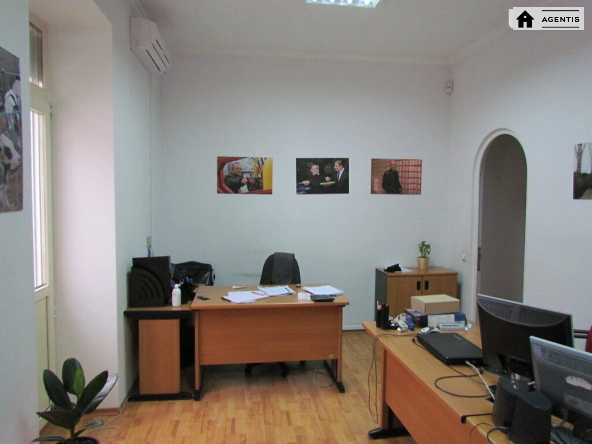 Apartment for rent 5 rooms, 80 m², 5th fl./5 floors. 34, Shota Rustaveli vul., Kyiv. 