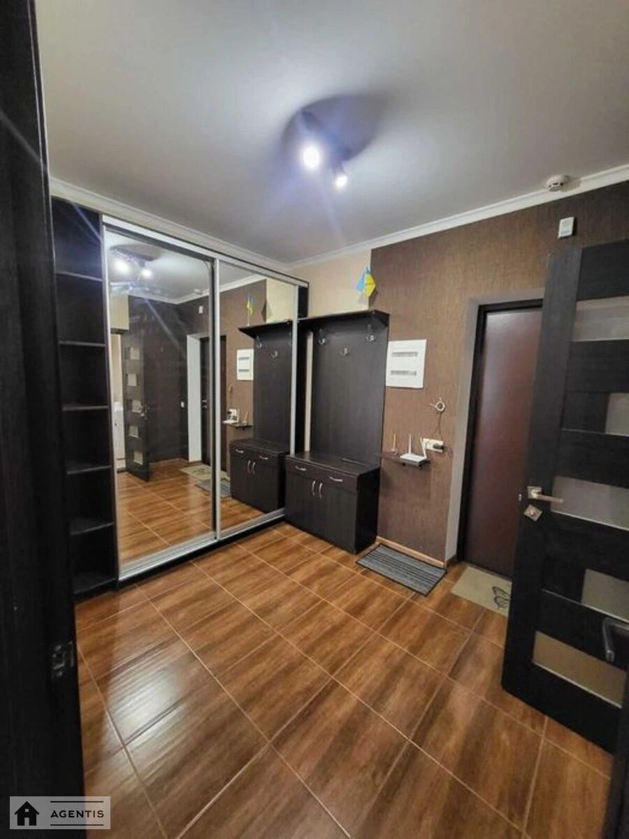 Сдам квартиру 1 комната, 45 m², 16 эт./25 этажей. Петра Калнишевського вул. (Михайла Майорова), Киев. 