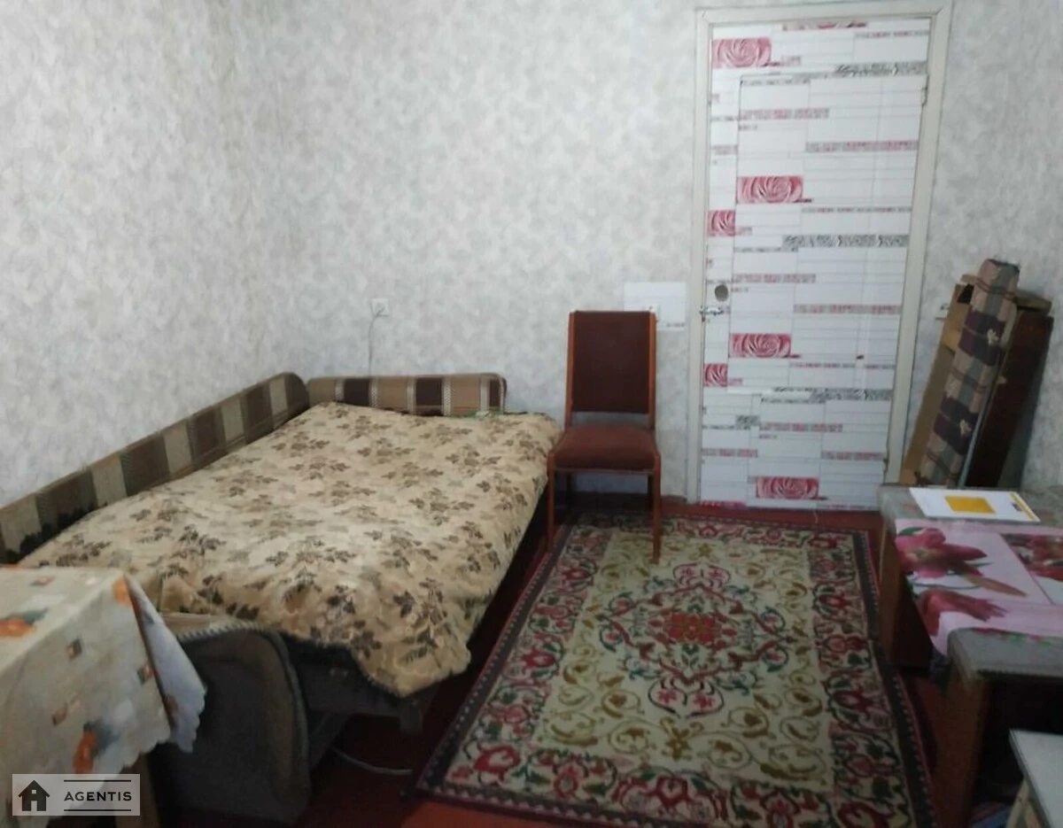 Сдам квартиру 3 комнаты, 66 m², 1 эт./10 этажей. 17, Ревуцкого 17, Киев. 