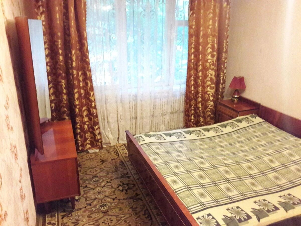 Apartments for sale 3 rooms, 68 m², 1st fl./10 floors. Vulytsya Heroyiv Ukrayiny , Kropyvnytskyy. 