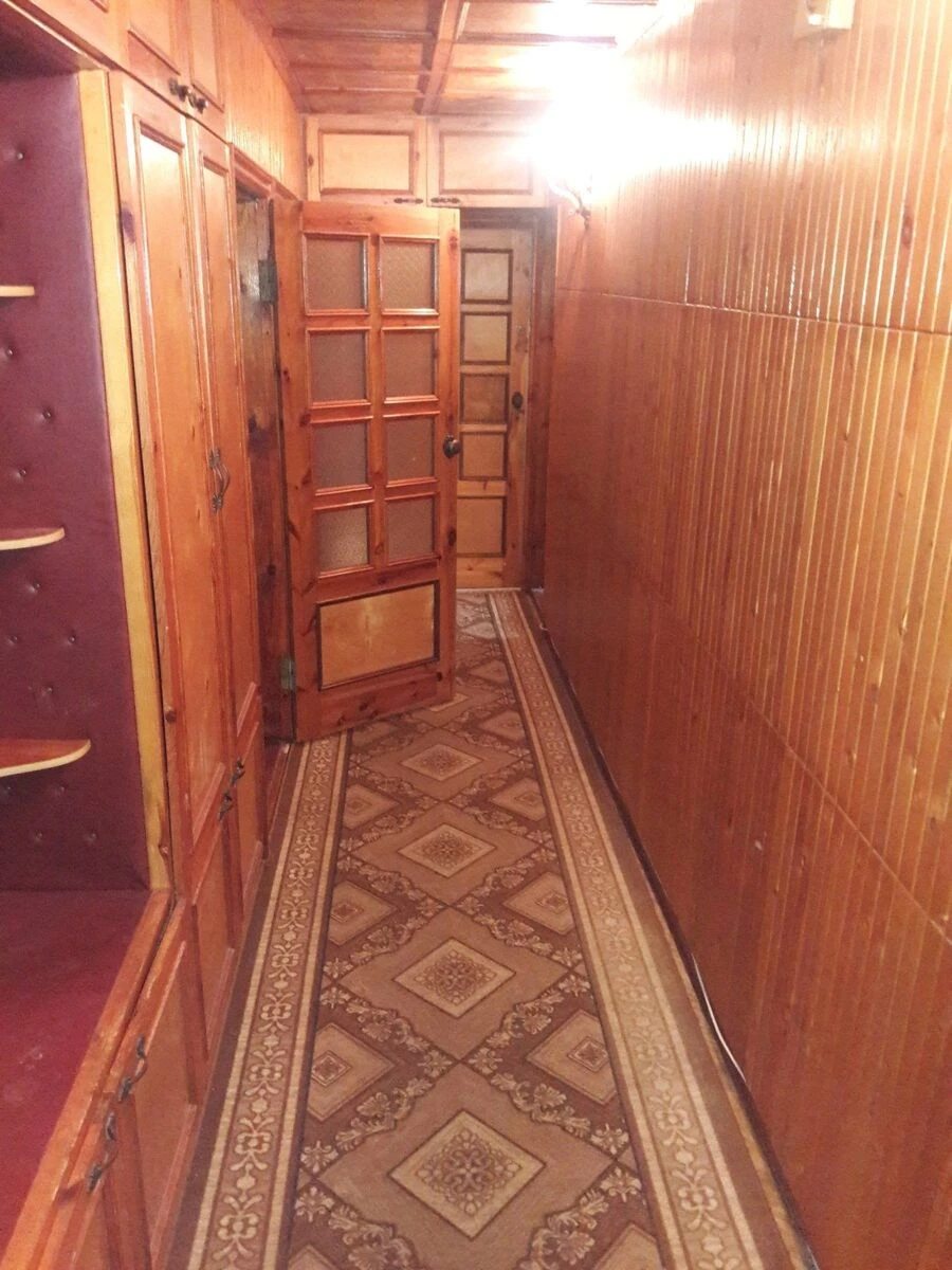 Apartments for sale 3 rooms, 68 m², 1st fl./10 floors. Vulytsya Heroyiv Ukrayiny , Kropyvnytskyy. 