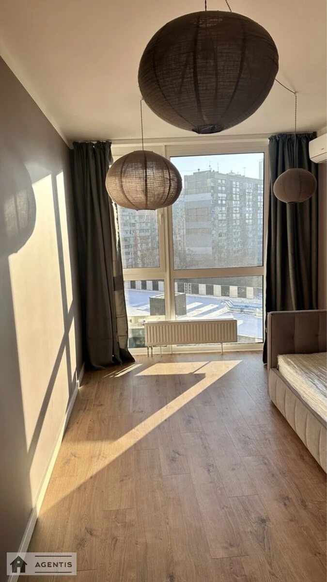 Сдам квартиру 3 комнаты, 91 m², 7 эт./25 этажей. 30, Шолуденка 30, Киев. 