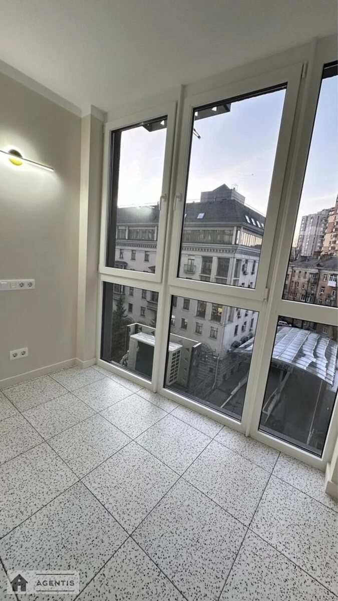 Сдам квартиру 3 комнаты, 91 m², 7 эт./25 этажей. 30, Шолуденка 30, Киев. 