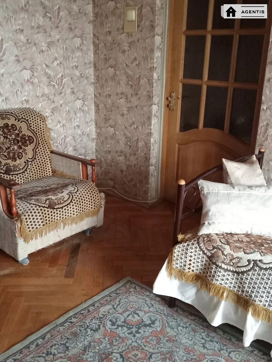 Сдам квартиру 2 комнаты, 53 m², 7 эт./10 этажей. 28, Леси Украинки 28, Киев. 