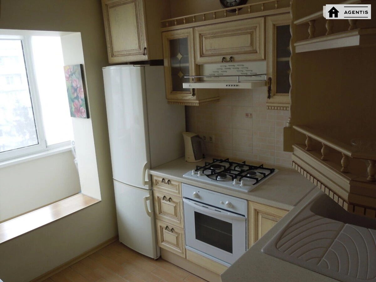 Apartment for rent 2 rooms, 56 m², 7th fl./9 floors. 45, Entuziastiv 45, Kyiv. 