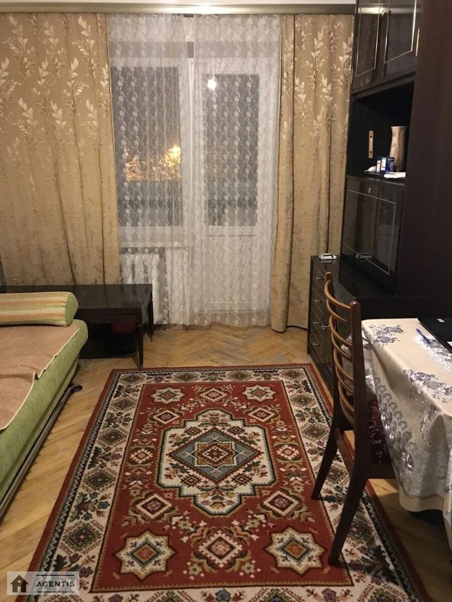 Сдам квартиру 2 комнаты, 44 m², 4 эт./9 этажей. 23, Белорусская 23, Киев. 