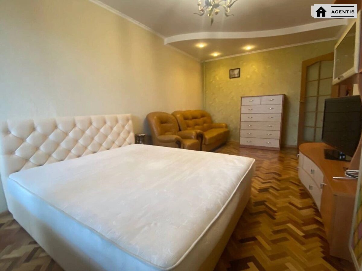 Apartment for rent 1 room, 35 m², 4th fl./18 floors. 9, Yuriya Illyenka vul. Melnykova, Kyiv. 