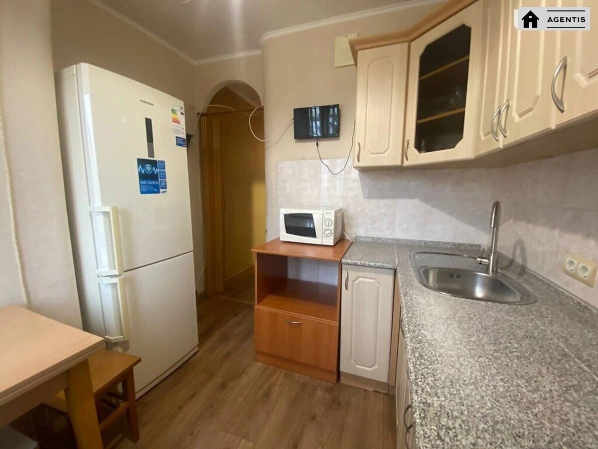 Apartment for rent 1 room, 35 m², 4th fl./18 floors. 9, Yuriya Illyenka vul. Melnykova, Kyiv. 