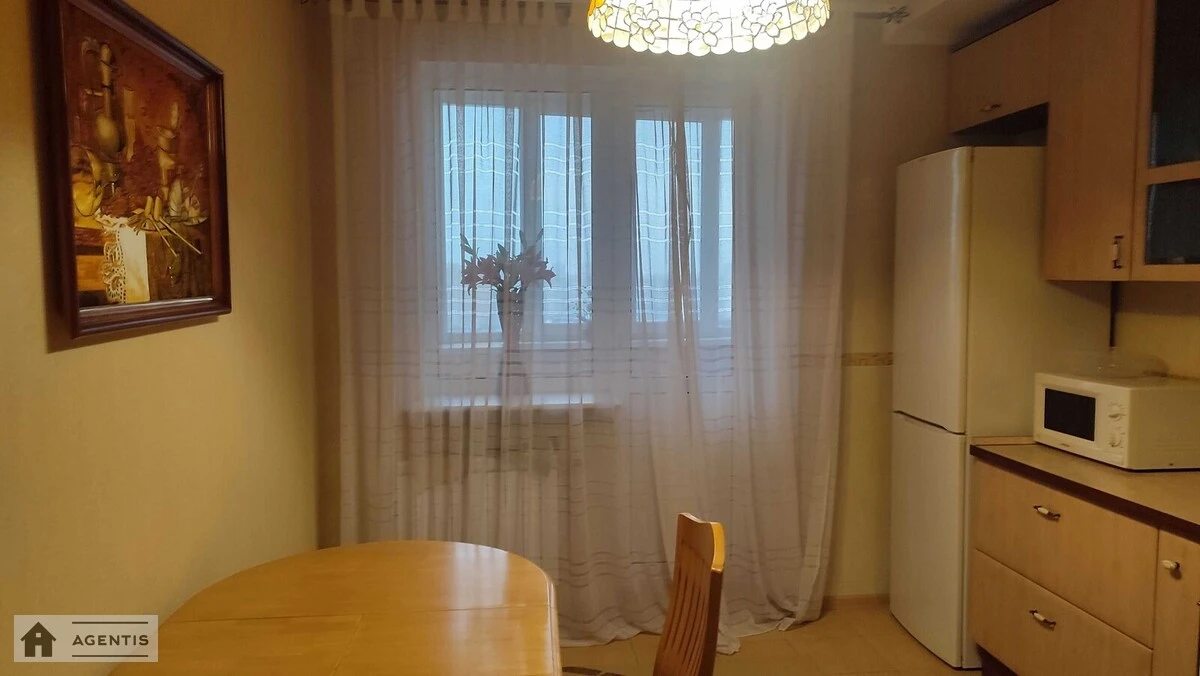 Apartment for rent 2 rooms, 90 m², 17th fl./24 floors. 1, Sribnokilska 1, Kyiv. 