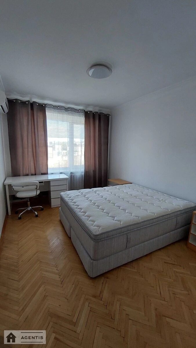 Сдам квартиру 2 комнаты, 50 m², 9 эт./10 этажей. 27, Никольско-Ботаническая 27, Киев. 