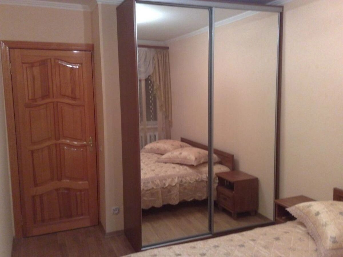 Сдам квартиру 2 комнаты, 65 m², 6 эт./16 этажей. 9, Юрія Іллєнка вул. (Мельникова), Киев. 