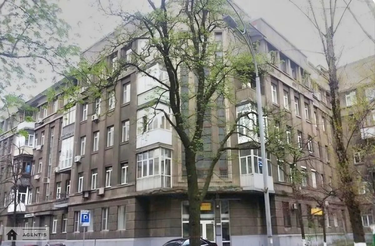 Сдам квартиру 2 комнаты, 68 m², 2 эт./5 этажей. 24, Институтская 24, Киев. 