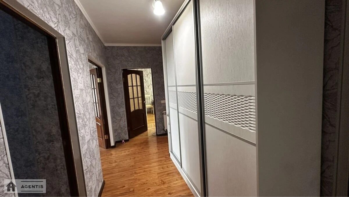 Сдам квартиру 2 комнаты, 72 m², 13 эт./15 этажей. 14, Миколи Руденка бульв. (Кольцова), Киев. 