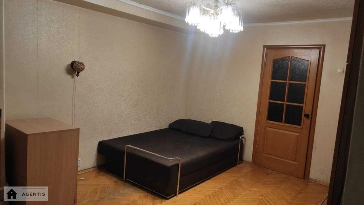 Сдам квартиру 2 комнаты, 53 m², 4 эт./9 этажей. 18, Чоколовский 18, Киев. 