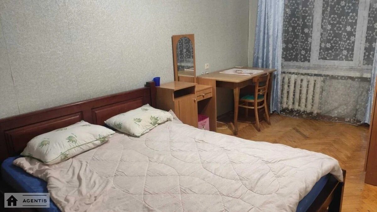 Сдам квартиру 2 комнаты, 53 m², 4 эт./9 этажей. 18, Чоколовский 18, Киев. 