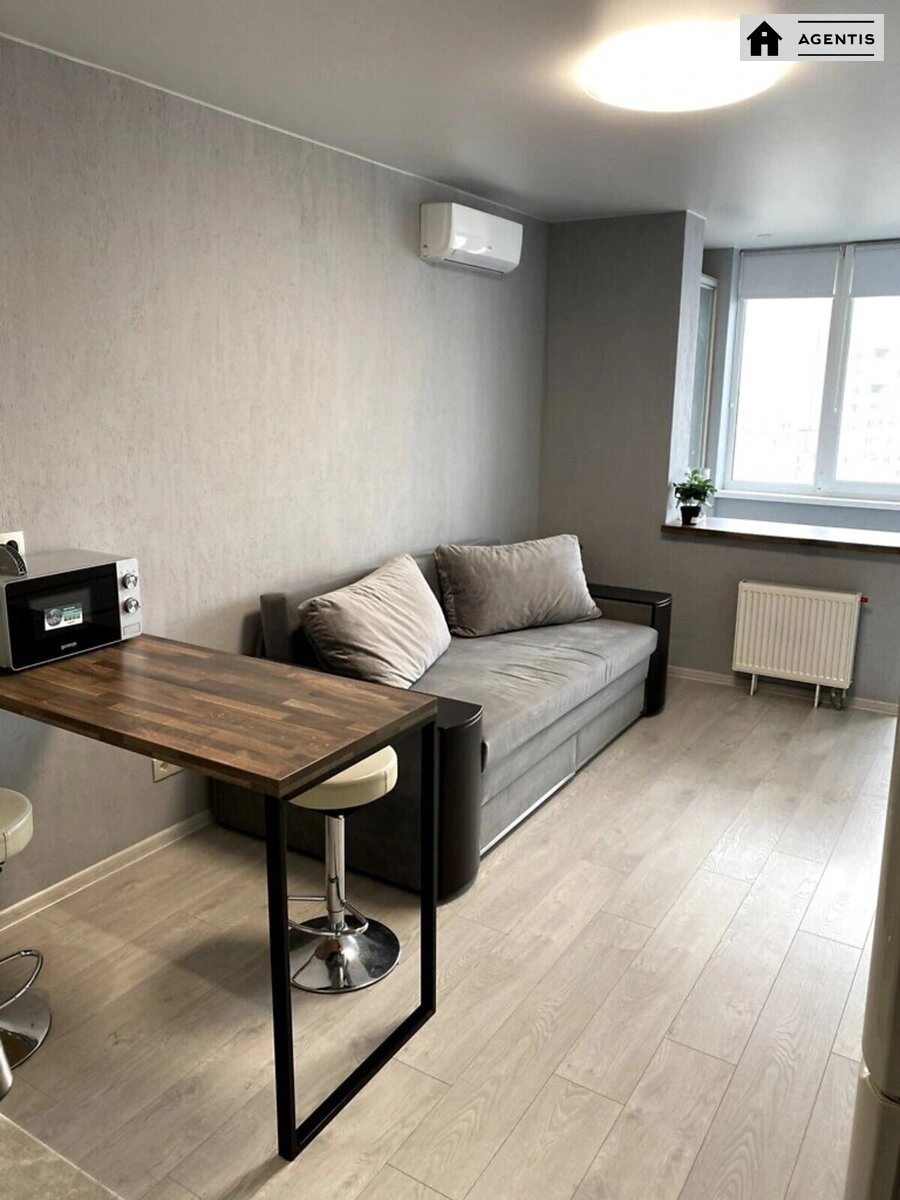 Сдам квартиру 1 комната, 33 m², 18 эт./25 этажей. 73, Полевая 73, Киев. 