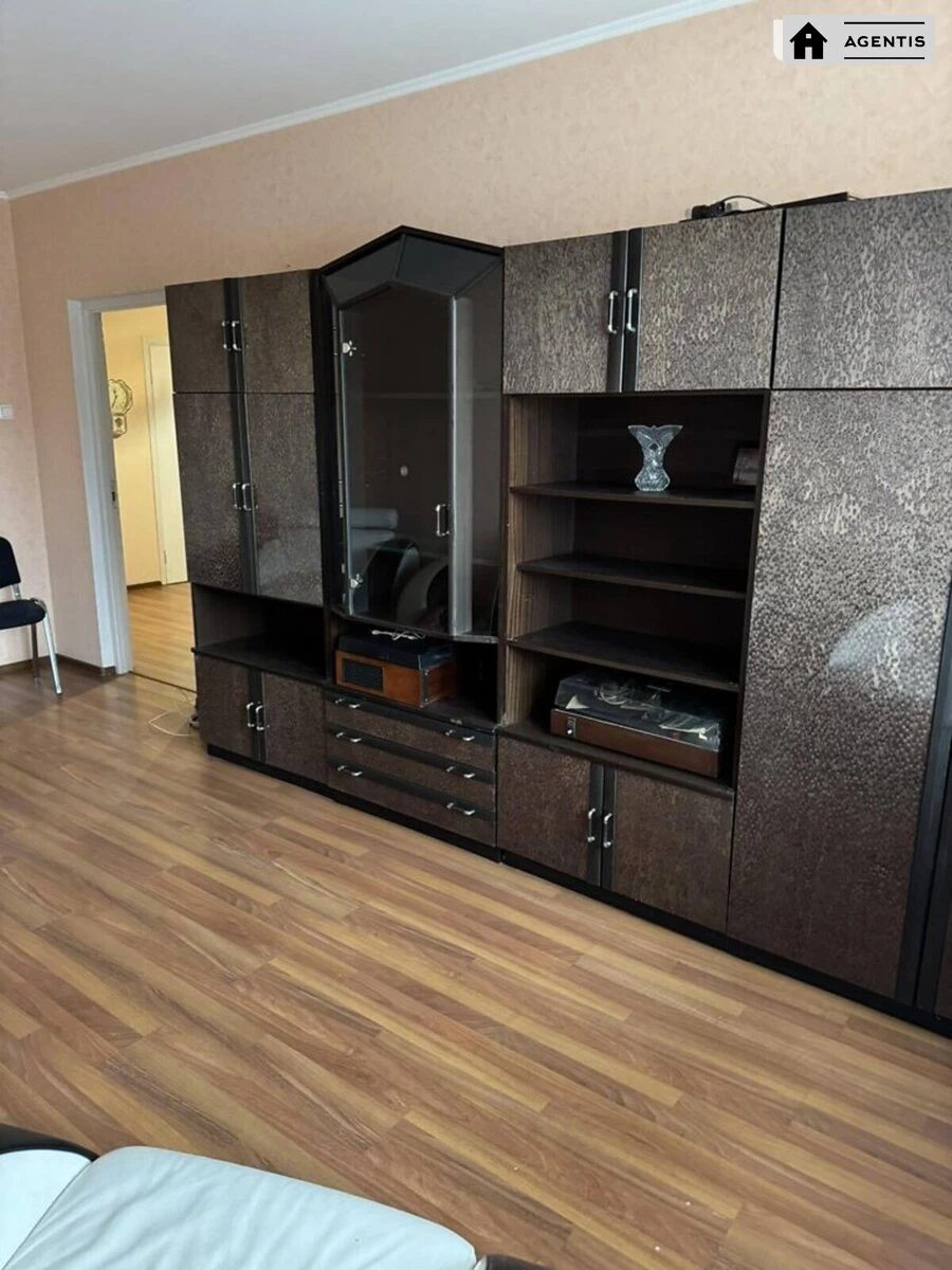 Сдам квартиру 3 комнаты, 72 m², 5 эт./14 этажей. 68, Академіка Заболотного вул., Киев. 