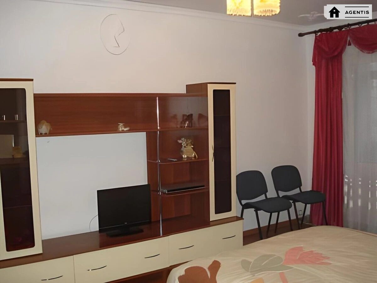 Сдам квартиру 1 комната, 40 m², 7 эт./9 этажей. 36, Северная 36, Киев. 