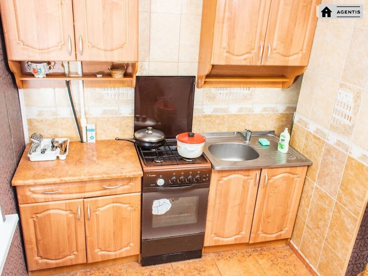 Сдам квартиру 1 комната, 40 m², 7 эт./9 этажей. 36, Северная 36, Киев. 