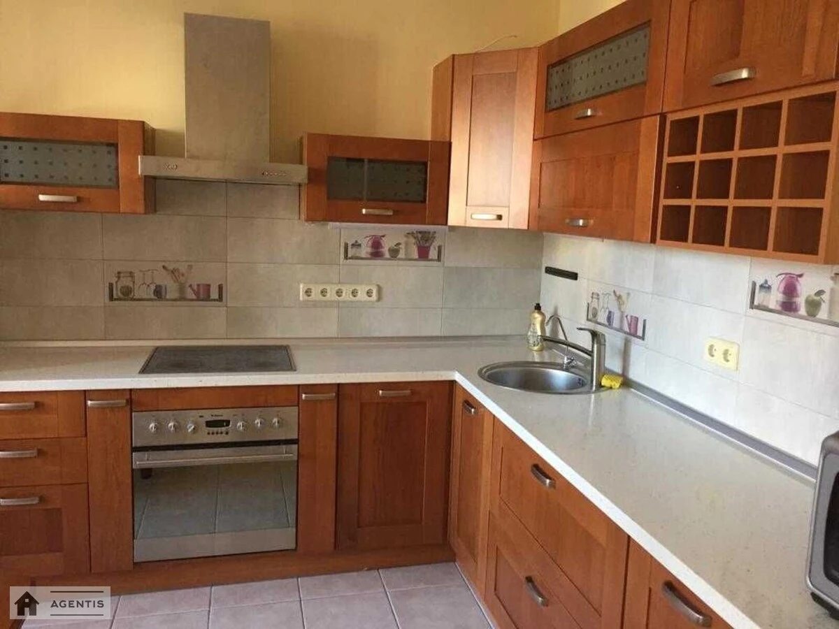 Сдам квартиру 2 комнаты, 64 m², 9 эт./16 этажей. 33, Анни Ахматової вул., Киев. 