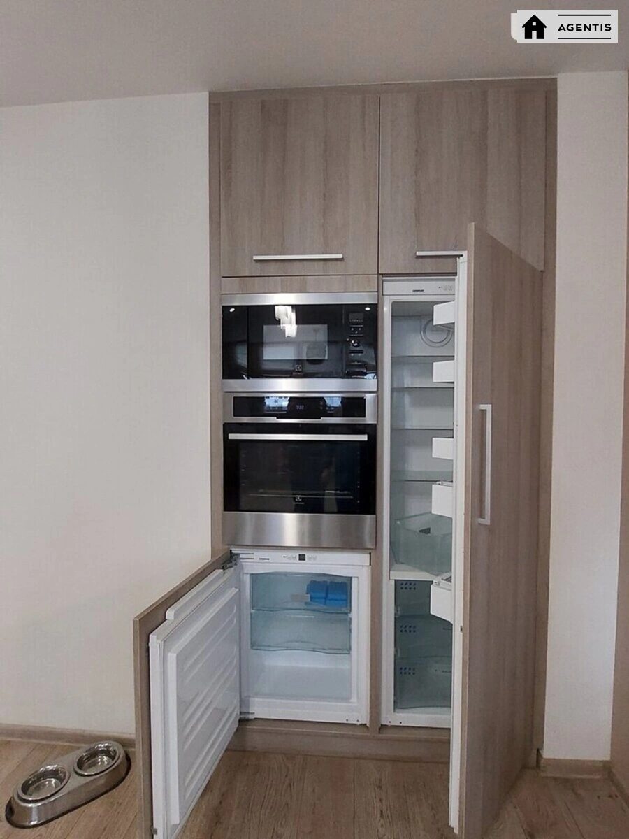 Сдам квартиру 3 комнаты, 150 m², 10 эт./25 этажей. 2, Єлизавети Чавдар вул., Киев. 