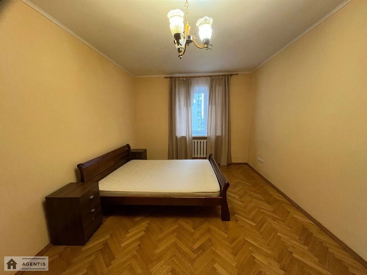 Сдам квартиру 2 комнаты, 80 m², 10 эт./18 этажей. 24, Срибнокильская 24, Киев. 