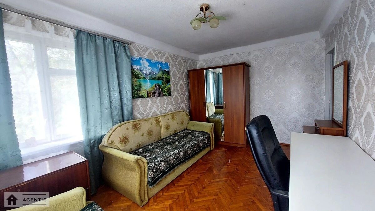 Сдам квартиру 2 комнаты, 46 m², 3 эт./5 этажей. 7, Коломиевский 7, Киев. 