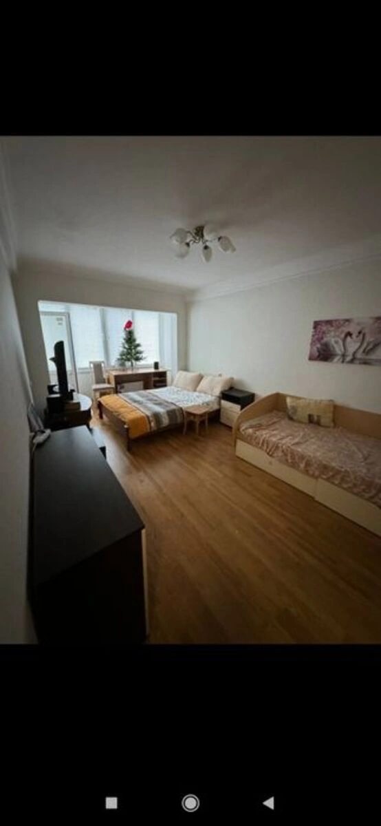 Apartment for rent 1 room, 40 m², 1st fl./9 floors. 27, Beresteyskyy prosp. Peremohy, Kyiv. 