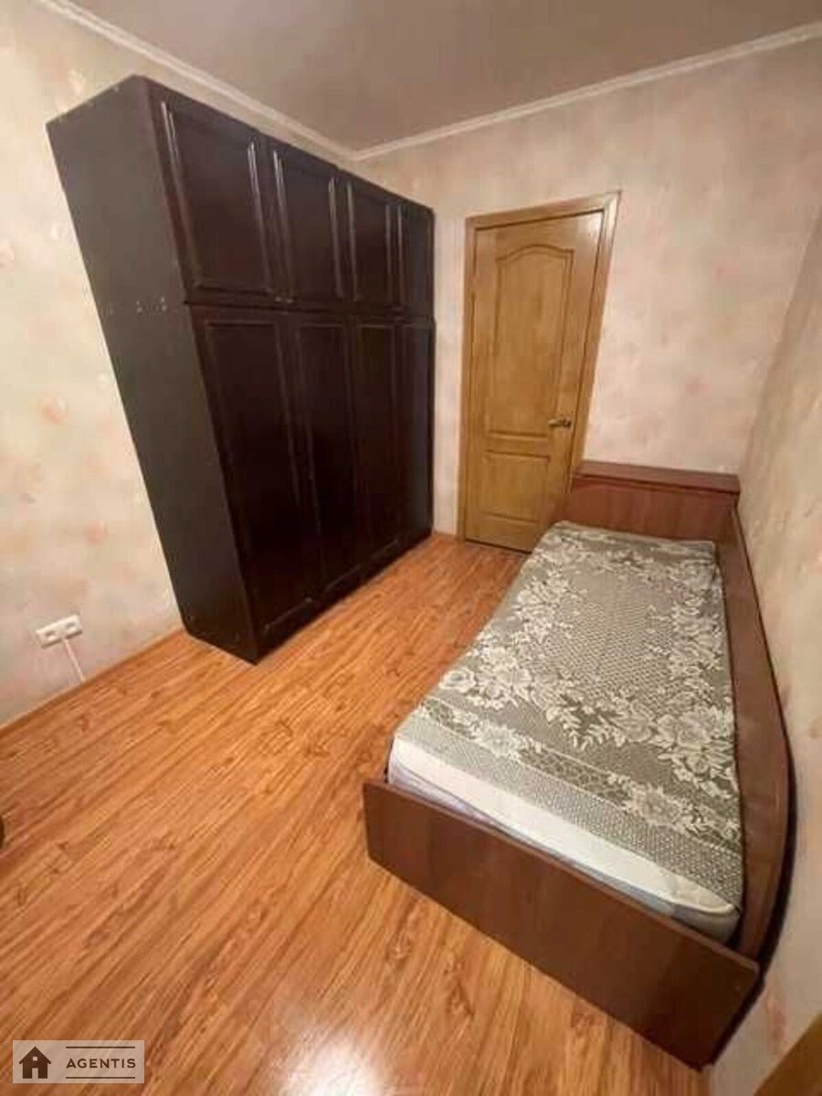 Здам квартиру 2 кімнати, 44 m², 1 пов./5 поверхів. Солом’янський район, Київ. 