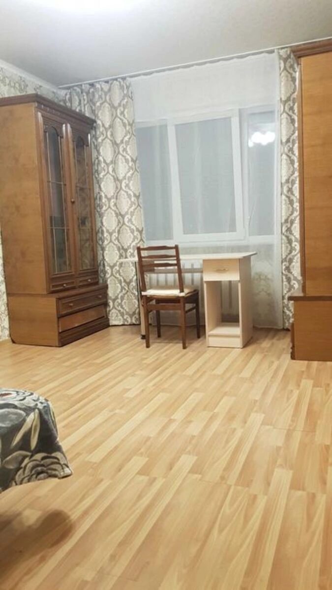 Сдам квартиру 2 комнаты, 46 m², 1 эт./9 этажей. 5, Богдана Гаврилишина вул. (Ванди Василевської), Киев. 