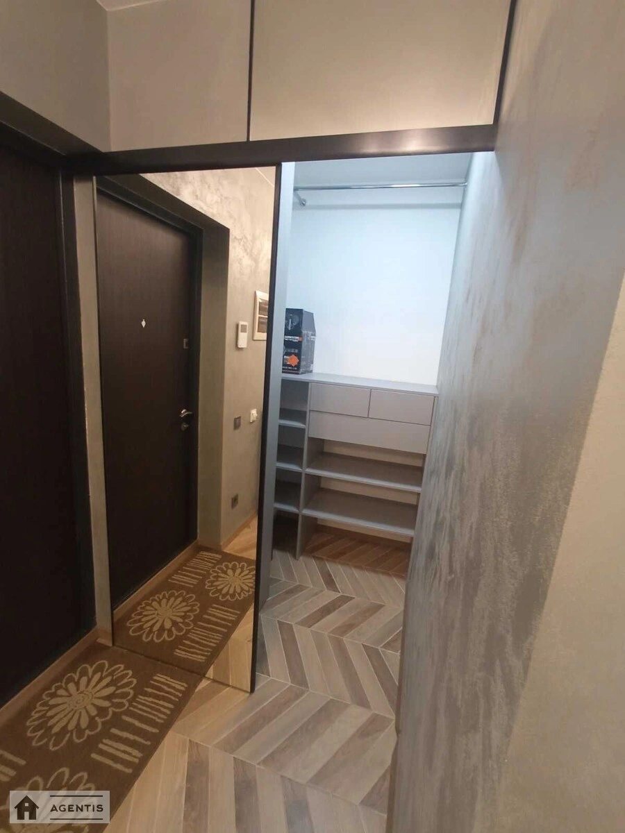 Сдам квартиру 1 комната, 46 m², 15 эт./25 этажей. 40, Предславинская 40, Киев. 