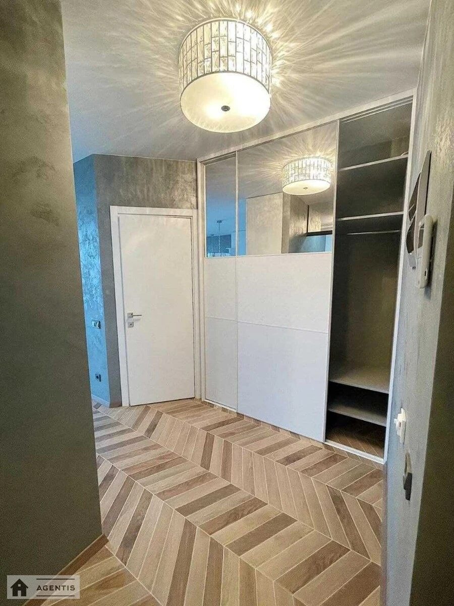 Сдам квартиру 1 комната, 46 m², 15 эт./25 этажей. 40, Предславинская 40, Киев. 