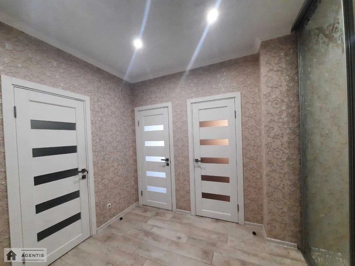 Здам квартиру 1 кімната, 50 m², 7 пов./25 поверхів. 2, Драгоманова 2, Київ. 