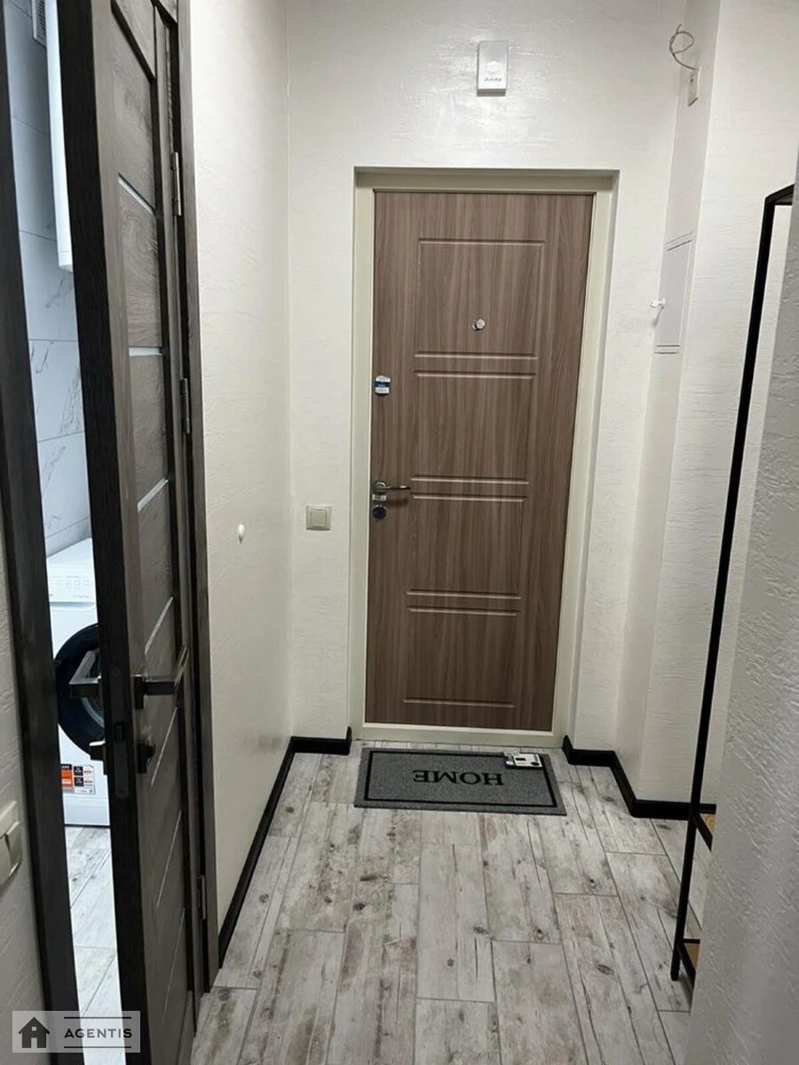 Сдам квартиру 1 комната, 37 m², 5 эт./6 этажей. 75, Стеценка 75, Киев. 