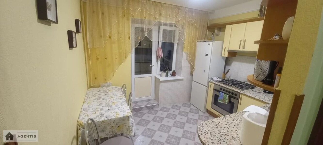 Сдам квартиру 2 комнаты, 52 m², 1 эт./9 этажей. 2, Амвросія Бучми вул., Киев. 