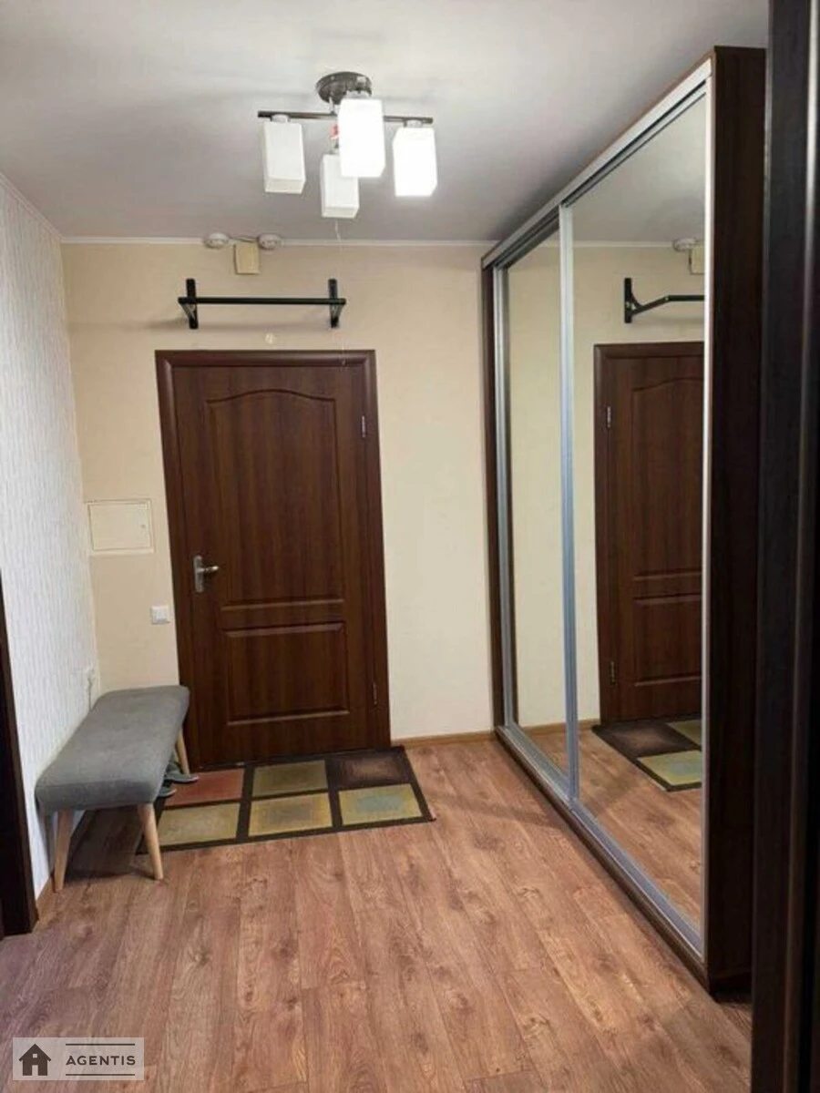 Сдам квартиру 2 комнаты, 63 m², 15 эт./22 этажа. 8, Бориса Гмирі вул., Киев. 