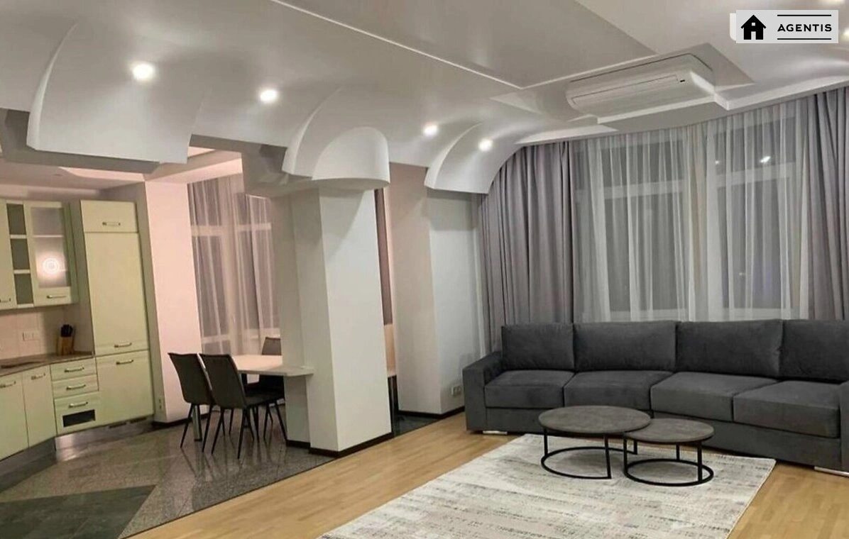 Сдам квартиру 3 комнаты, 123 m², 19 эт./23 этажа. 30, Леси Украинки 30, Киев. 