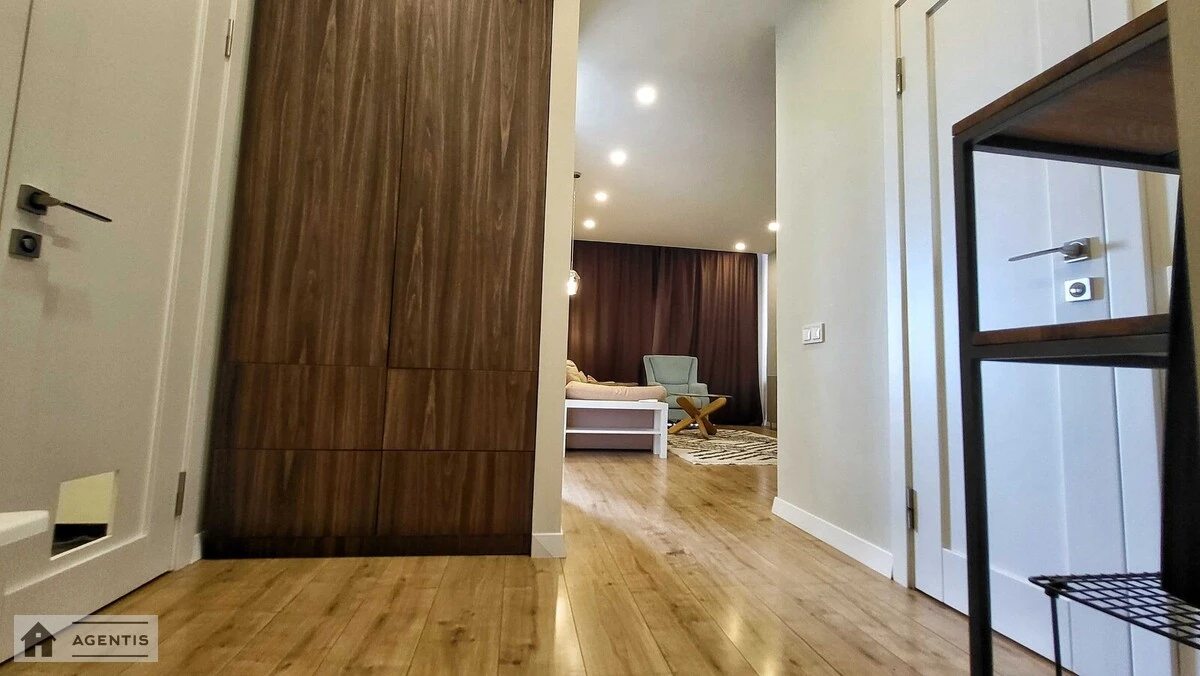 Сдам квартиру 1 комната, 40 m², 7 эт./8 этажей. 26, Валерія Лобановського просп. (Червонозоряний), Киев. 