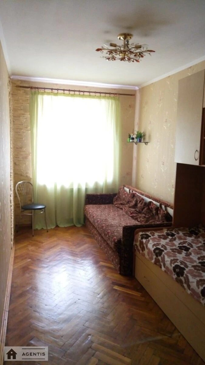 Сдам квартиру 2 комнаты, 48 m², 4 эт./5 этажей. 50, Вышгородская 50, Киев. 