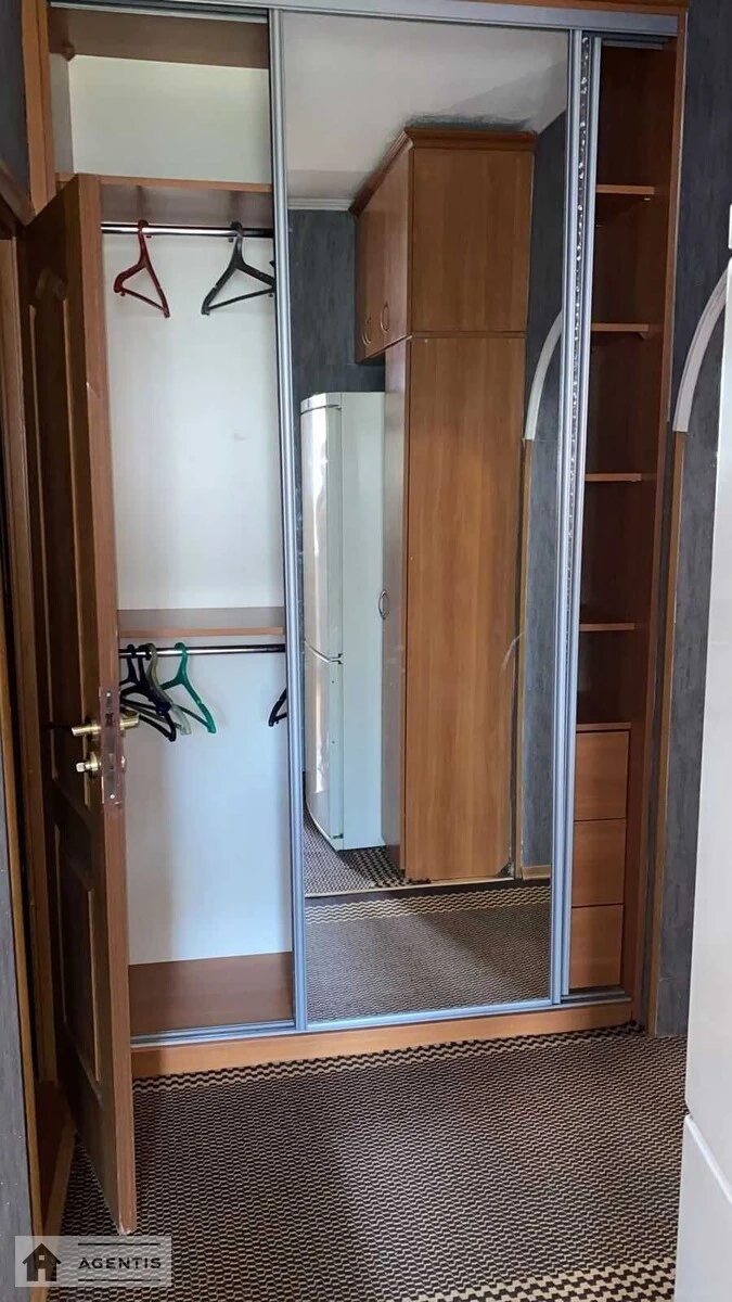 Здам квартиру 2 кімнати, 56 m², 8 пов./12 поверхів. Академіка Глушкова просп., Київ. 