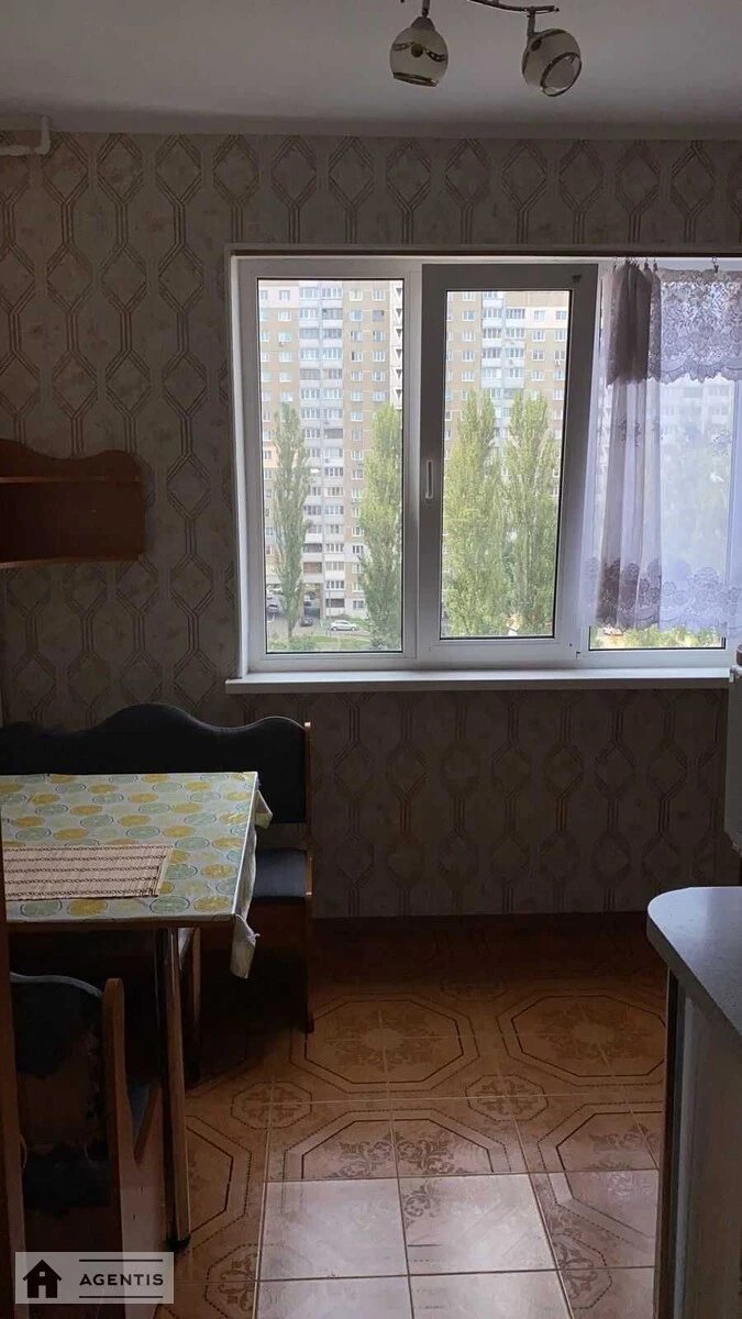 Здам квартиру 2 кімнати, 56 m², 8 пов./12 поверхів. Академіка Глушкова просп., Київ. 