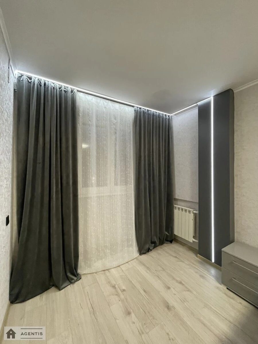 Сдам квартиру 2 комнаты, 62 m², 6 эт./8 этажей. 3, Леси Украинки 3, Киев. 