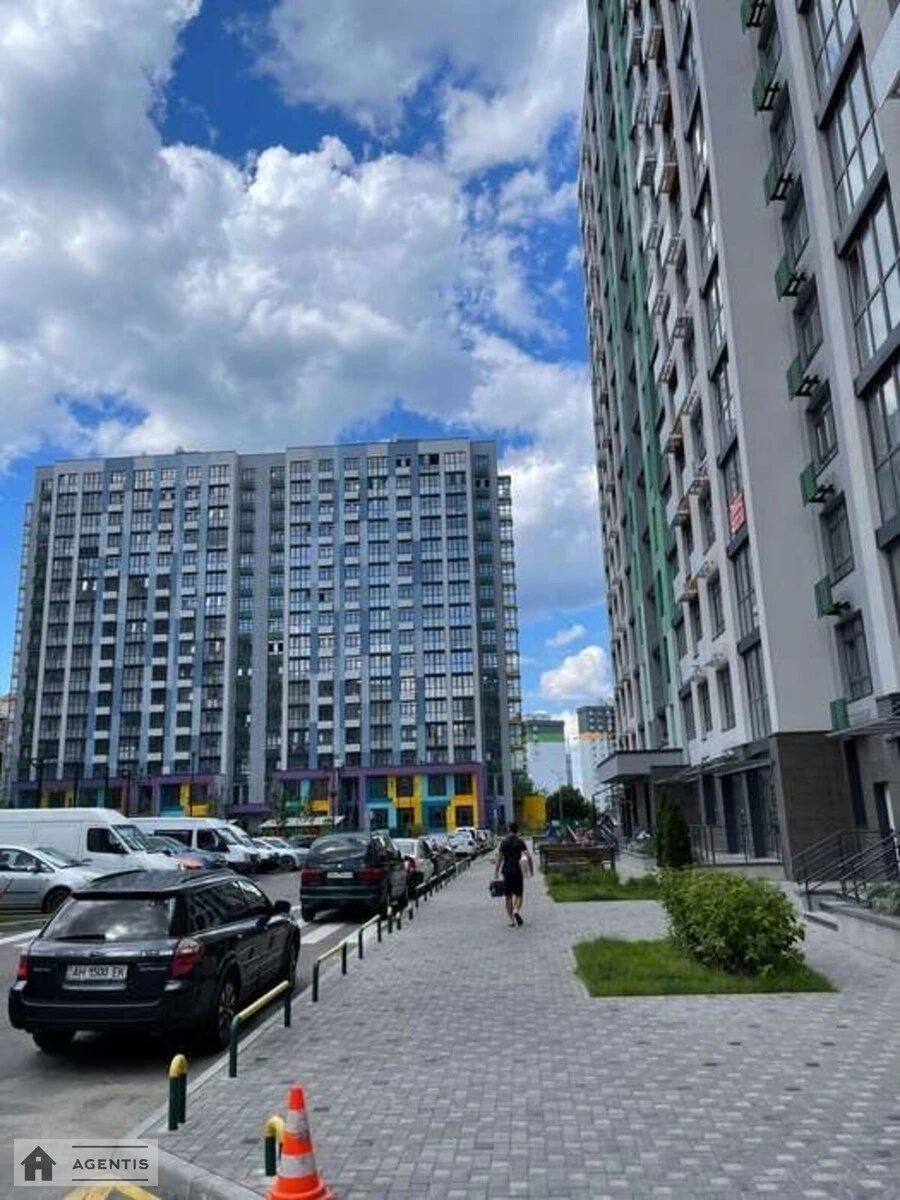 Сдам квартиру 2 комнаты, 47 m², 3 эт./16 этажей. Тираспольская, Киев. 