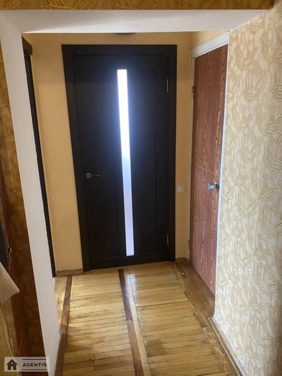 Сдам квартиру 3 комнаты, 90 m², 9 эт./11 этажей. 160, Антоновича вул. (Горького), Киев. 