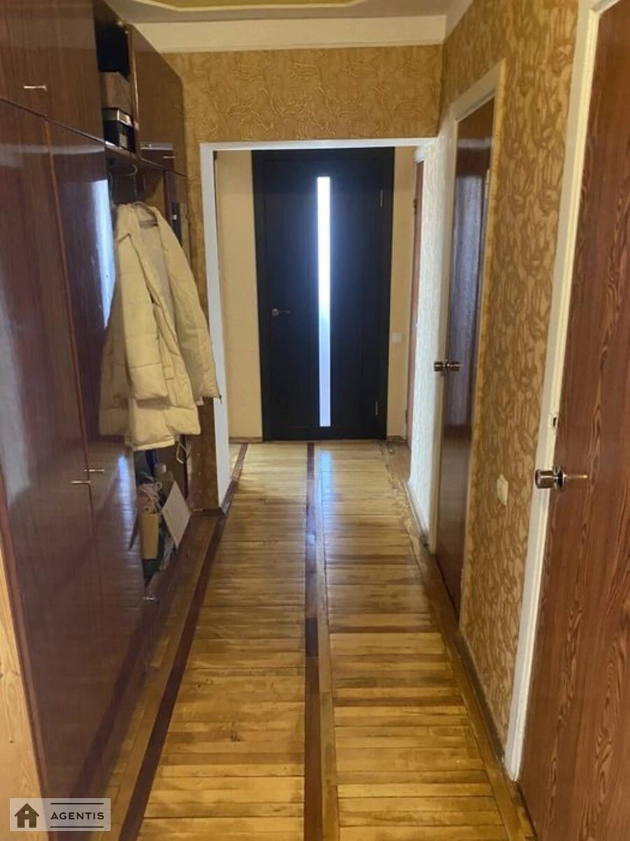 Сдам квартиру 3 комнаты, 90 m², 9 эт./11 этажей. 160, Антоновича вул. (Горького), Киев. 