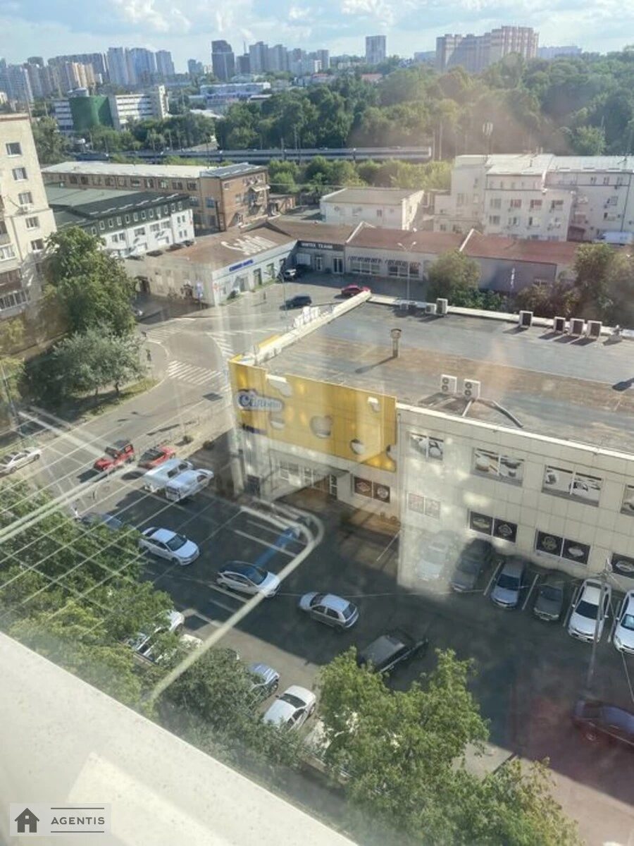 Сдам квартиру 3 комнаты, 90 m², 9 эт./11 этажей. 160, Антоновича вул. (Горького), Киев. 