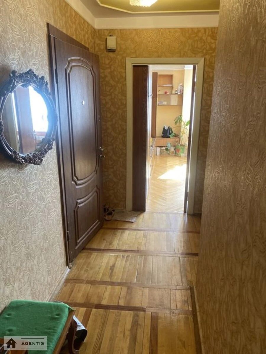 Сдам квартиру 3 комнаты, 90 m², 9 эт./11 этажей. 160, Антоновича вул. (Горького), Киев. 